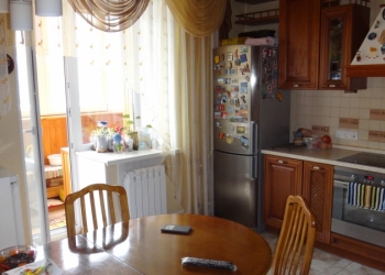 3-к квартира, 90 м2, 2/9 эт.