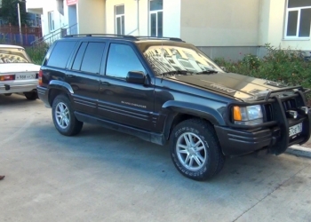 Jeep Grand Cherokee V8 5.9 Magnum 360