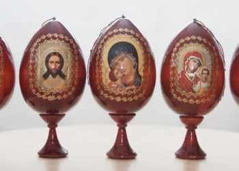Деревянные яйца с образами
