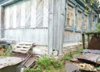 1/2доли дома продаю.