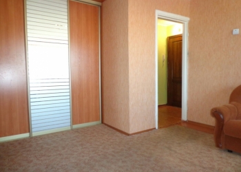 3-к квартира, 50 м2, 5/5 эт.