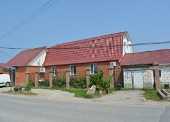 продам дом в г. Кондрово с двумя магазинами