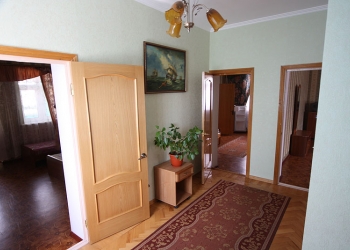 Дом и гостиница, площадь 750 м2 в центре Анапы, на участке 7.2 сотки