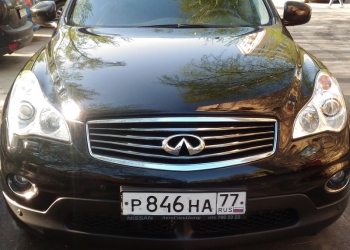 Infiniti EX37, 2010