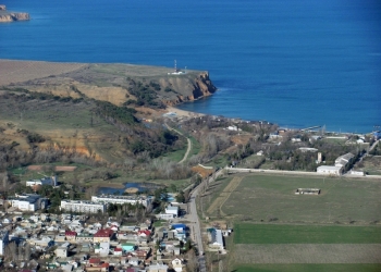 Земля в Крыму у моря