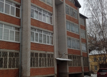 4-к квартира, 150 м2, 2/4 эт.