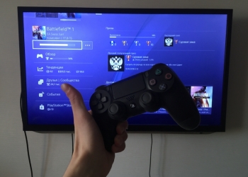 Playstation 4 slim 500gb ps4 + 4 игры на дисках