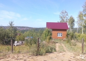 Породам участок с каркасным домиком и цоколем под большой дом