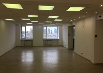 Сдам помещение в г.Сургут 180м.кв. на перекрёстке, на 1этаже с отдельным входом.