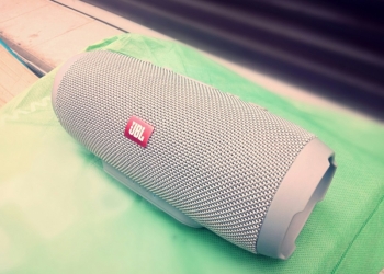 Портативная колонка JBL charge 3