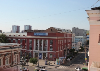 Продам квартиру 2-к сталинку в центре. Мира 85. Цена 3500тр. Собственник.