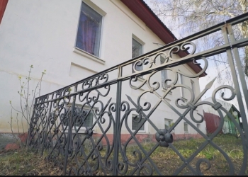 Дом 144 м2 в Нижних Серьгах в центре города на берегу пруда
