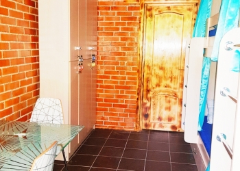Комната в хостеле и койко-место в 9-к 190 м2, 1/5 эт.