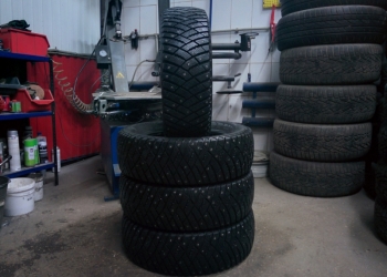 Шины зимние Б/У 215/65 R16 Goodyear Ice Arctic