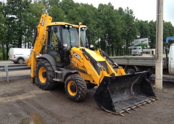 Услуги аренды экскаватора-погрузчика JCB 3CX / гидромолот