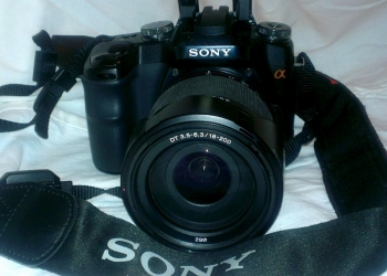 Цифровая зеркальная камера Sony dslr-A100