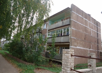 3-к квартира, 60 м2, 3/3 эт. в центре поселка,с удобствами