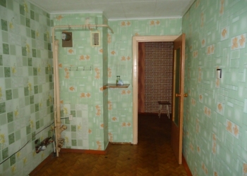 3-к квартира, 60 м2, 3/3 эт. в центре поселка,с удобствами
