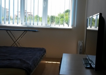 Евродвушка,66 м2,отличное состояние,с новой мебелью и техникой,150 м. от моря