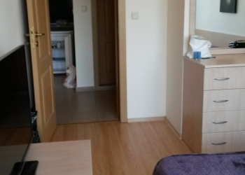 Евродвушка,66 м2,отличное состояние,с новой мебелью и техникой,150 м. от моря