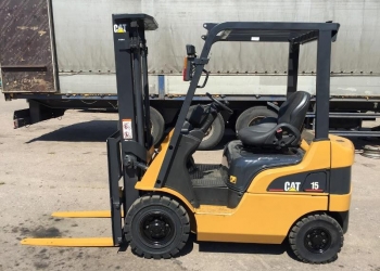 погрузчик Caterpillar DP 15 NT