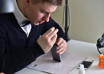 Выездной ремонт IPhone