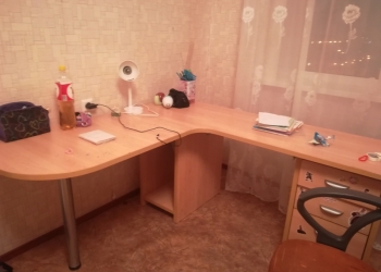 Продаю компьютерный стол
