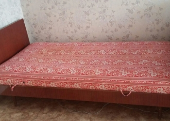 Продаю односпальную кровать б/у