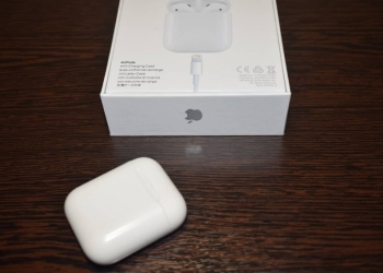 Bluetooth AIRPODS новые в упаковке!