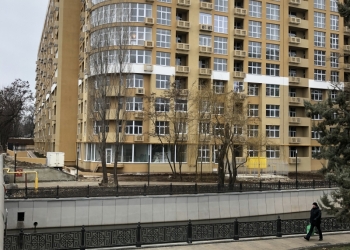 Сдаю в аренду нежилое помещение на первом этаже