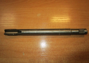 Метчик гаечный М20*1,5 Р6М5