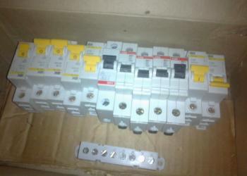 продам выключатели почти новые