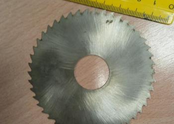 Токарный резец