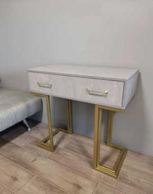 Туалетный столик