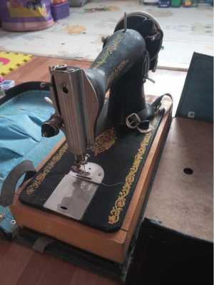 Швейная машинка Зингер
