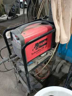 Сварочный аппарат инверторного типа Telwin Tecnomig 200