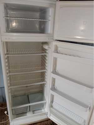 Продам холодильник Индезит