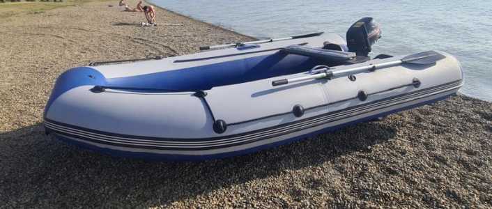 Лодка Reef 390 нд