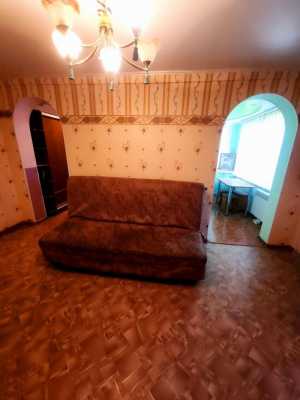 Продам 2-кв с ремонтом на Маяке