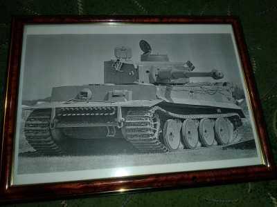 Тяжелый танк Тигр. Именно он захвачен британцами в Африке.