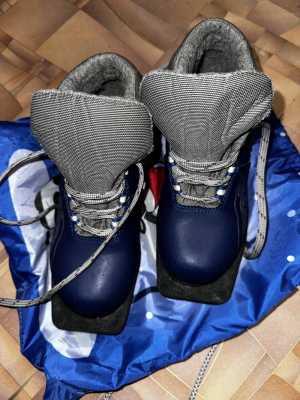 Лыжные ботинки