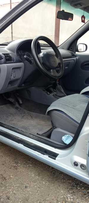 Renault Clio, 2001