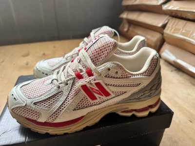 Adidas ���������  ��������, ������� 37-
