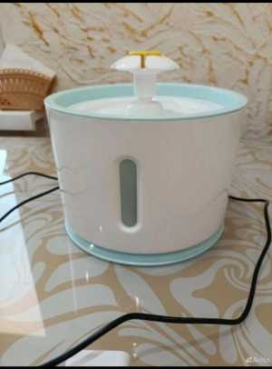 Питьевой фонтанчик для кошек