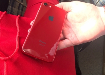 Продам iPhone 8 red 256 гб