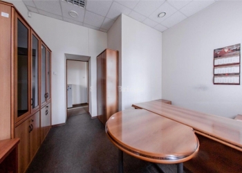 Помещение свободного назначения, 1800 м2 .