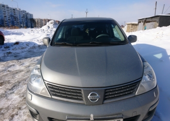 Автомобиль Nissan Tiida