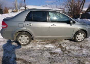 Автомобиль Nissan Tiida