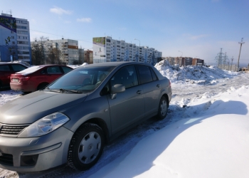 Автомобиль Nissan Tiida
