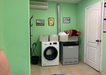 Продаю нежилое помещение 42 м2 с арендаторами